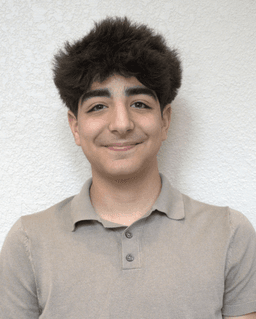 Headshot of Luke Constantine